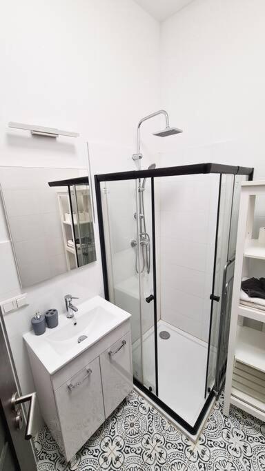 Apartment Yolo Handelskai Studio Wien